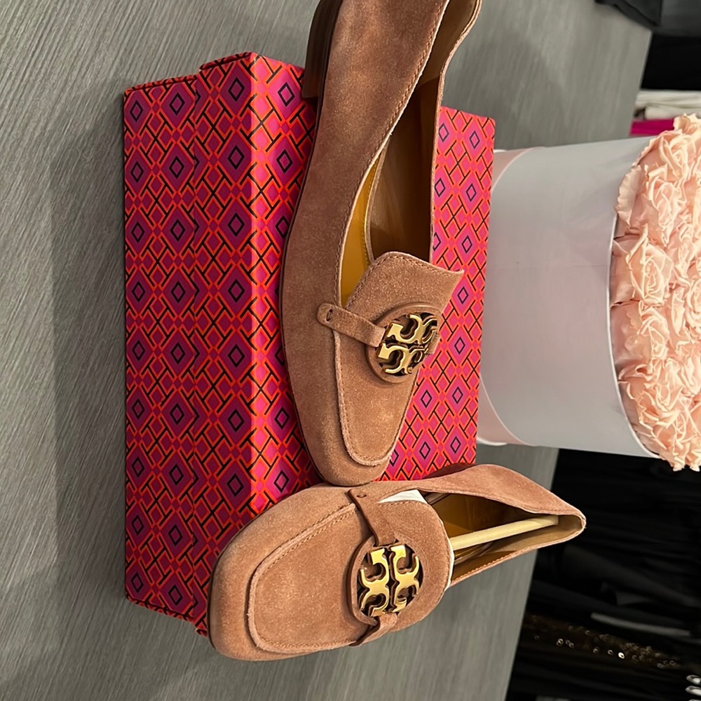 Brand new Tory Burch pinkish-brown suede loafers
